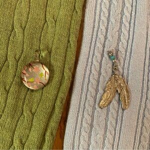 Women’s Cable Knit Sweater Set (S) with matching necklace charms